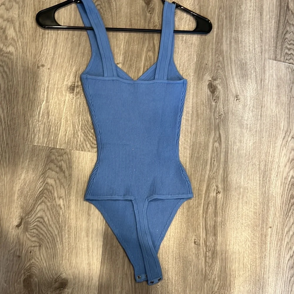 Cute XS Abercrombie Bodysuit - Picture 4 of 5
